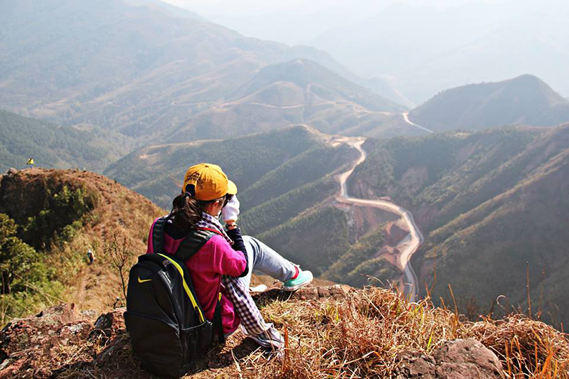 Description: Bình Liêu cách trung tâm thành phố Hạ Long hơn 100km về phía Đông Bắc, là một huyện miền núi gần biên giới. Ảnh: Binhlieu.com