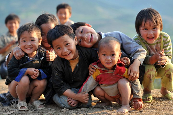 Description: Những đứa trẻ dân tộc đáng yêu ở Mù Cang Chải. Ảnh: Lekima Hung